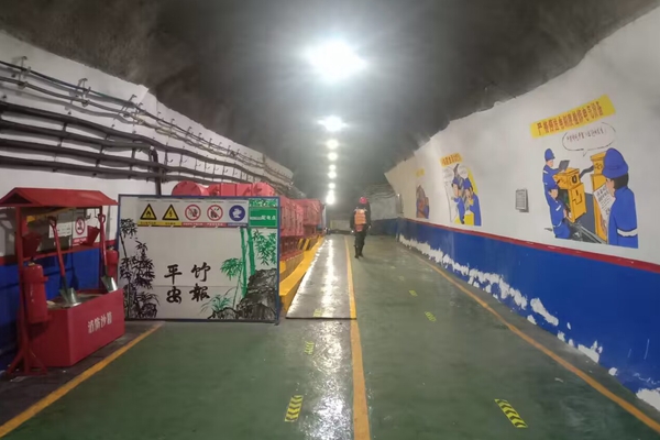 1682494482152216.jpg 5精品硐室_副本.jpg