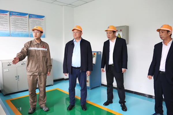 1683879359162513.jpg 现场旅行_副本.jpg